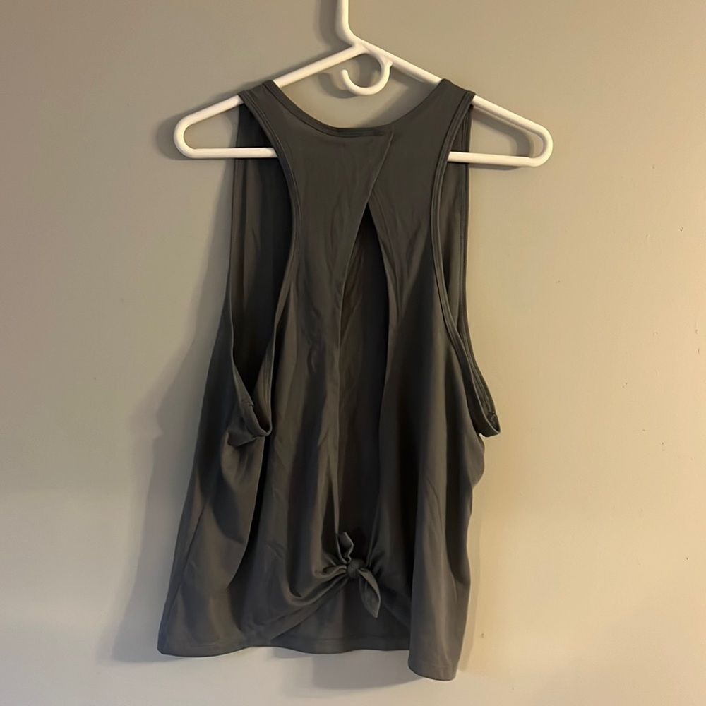 Victoria sport tank top